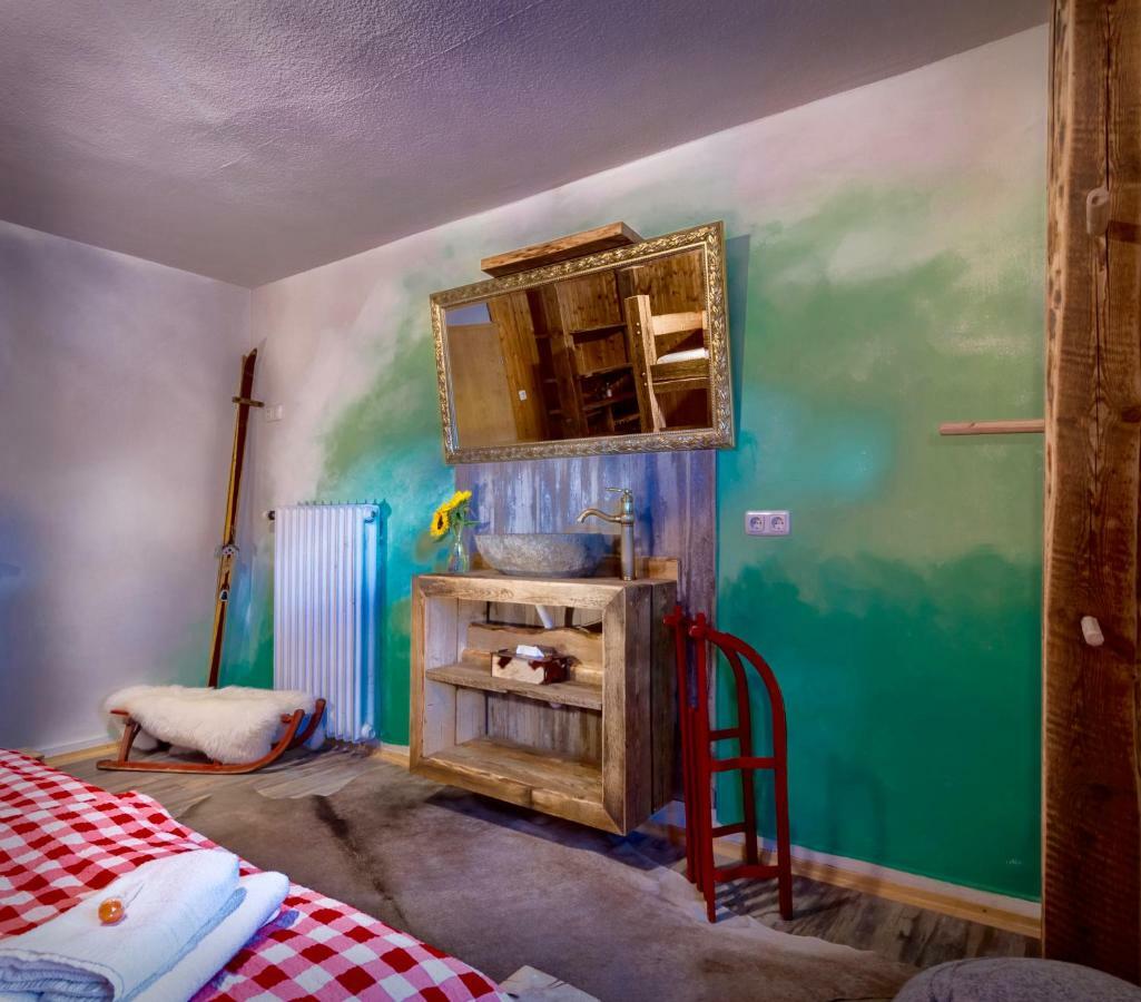 ホテル Zur Gluecklichen Kuh オーベルストドルフ エクステリア 写真
